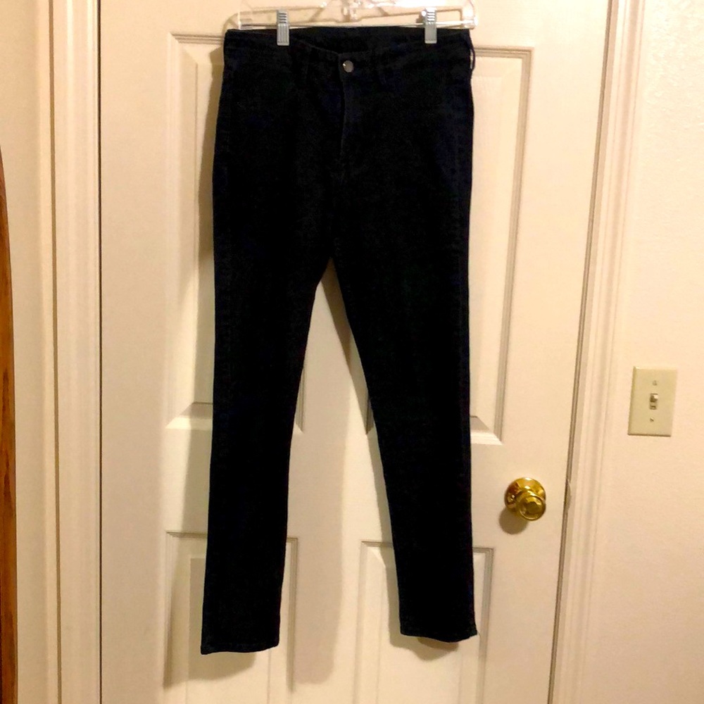 Like new black stretch skinny ankle jeans